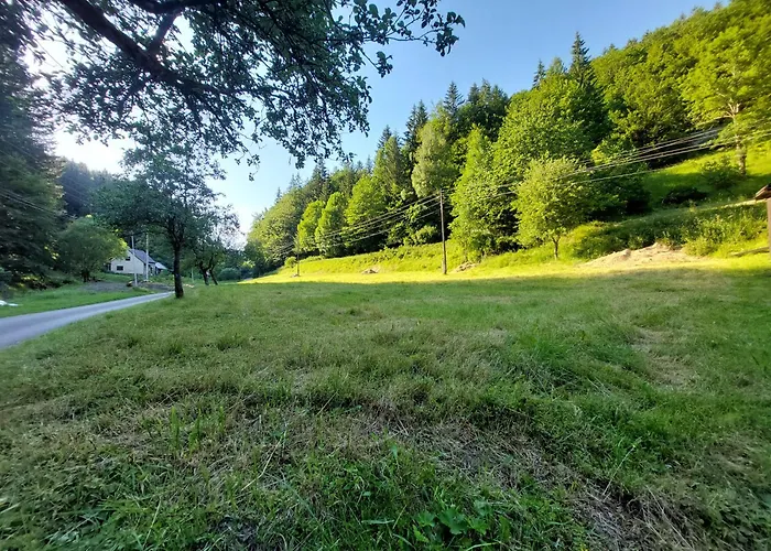 Only Meadow - Place For אתר קמפינג Kolarovice